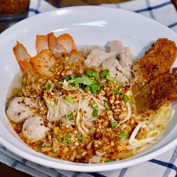 เส้นหมี่ต้มยำ