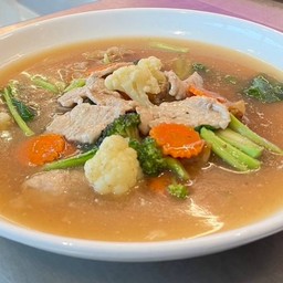 ราดหน้าหมูนุ่ม