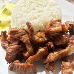 ข้าวหมูทอดน้ำปลา