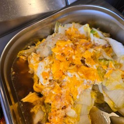 ผัดผักกาดขาวโรยหน้าไข่