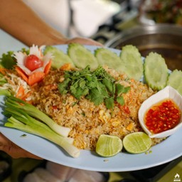 ข้าวผัดกล่องใหญ่