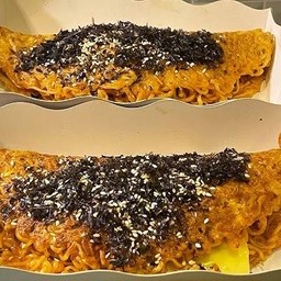 Spicy Egg Wrapped Instant Noodles