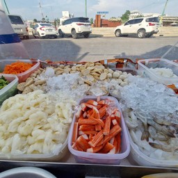 เพิ่มเครื่องพิเศษ  กุ้ง  หมึกหมูยอใส้กรอกปูอัดลูกชิ้น