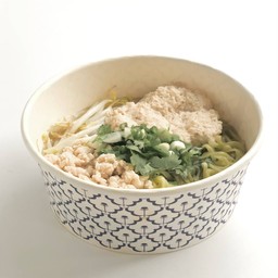 ก๋วยเตี๋ยวน้ำใส อกไก่เด้ง ไร้น้ำมัน