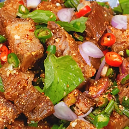 ข้าวลาบหมูกรอบ
