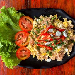 แหนมผัดไข่