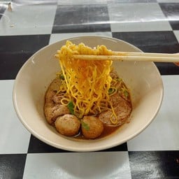 ก๋วยเตี๋ยวเรือเมืองโอ่ง