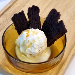 ไอติมไข่แข็ง+บราวนี่