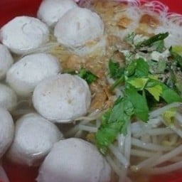 ก๋วยเตี๋ยวน้ำตกน้ำใสต้มยำ