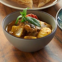 ข้าว หรือ โรตี กับ มัสมั่นเนื้อ