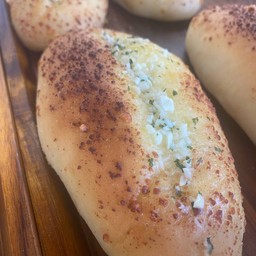 ขนมปังกระเทียม