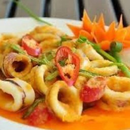 ปลาหมึกผัดไข่เค็ม