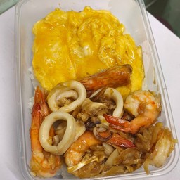 ทะเลทอดกระเทียม + ไข่ข้น