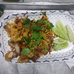 หมูกรอบคั่วพริกเกลือ