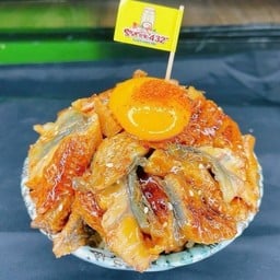 ข้าวหน้าปลา ไหลเเละ ไข่เเดงญี่ปุ่น