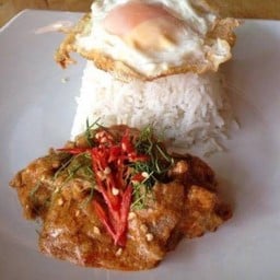 ข้าวพะแนงหมู