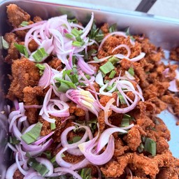 ข้าวเหนียวหมูทอด หน้า7-11บ้านกระโดน