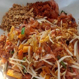 ผัดไทย ประตูหมี&เจ้หมีตามสั่ง