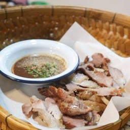 คอหมูย่าง