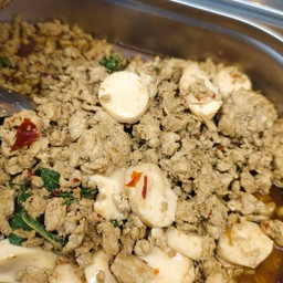 ผัดกระเพราอกไก่สับ