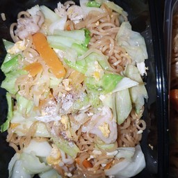 ผัดมาม่ารวม
