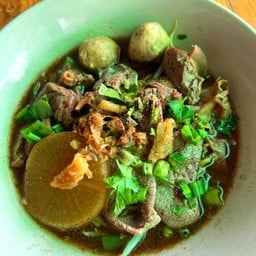 เจ๊ตู่โฟแซ่บ