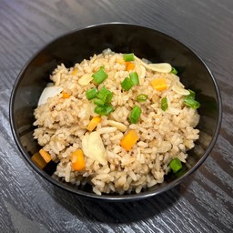 ข้าวผัดกระเทียม