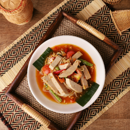 ส้มตำไทยหมูยอ - Thai with Pork Sausage papaya salad