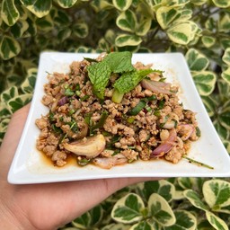 อาหารตามสั่งกะเพรา  (ขวัญ ข้าว)