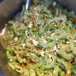 มะระผัดไข่