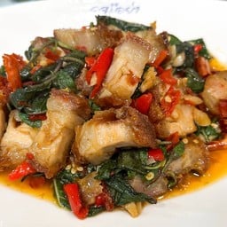 ผัดกะเพราหมูกรอบ
