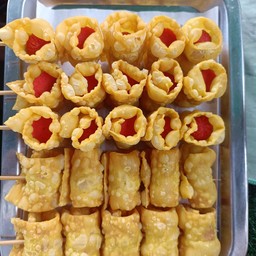 เกี๊ยวฮอทด็อกแดง 5 ไม้