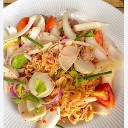 ยำมาม่า หมูยอ