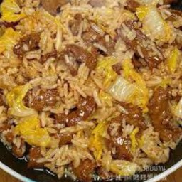 ข้าวผัดเนื้อ