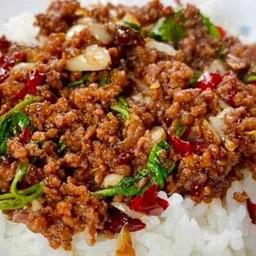 กระเพราหมูสับพริกแห้ง