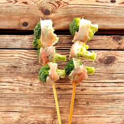 สามชั้นพันบรอกโคลี