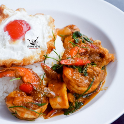 ผัดพริกแกงราดข้าว