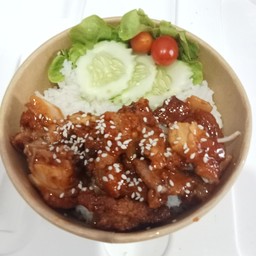 ข้าวหน้าไก่กรอบซอสเกาหลี