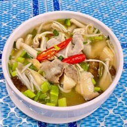 ต้มยำกระเพาะไส้ใส่เห็ดรวม