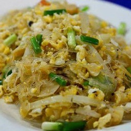 ผัดไข่ใส่วุ้นเส้น
