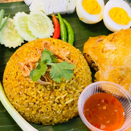 ข้าวหมกไก่ต้ม+ไข่+อาจาดแตงกวา (ชิ้นสะโพก)