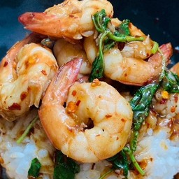 ข้าวกระเพรากุ้ง