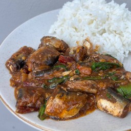 ข้าวกะเพราปลากระป๋อง