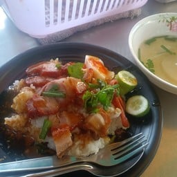 ข้าวหมูกรอบ