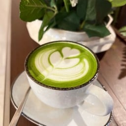 มัทฉะลาเต้ร้อน