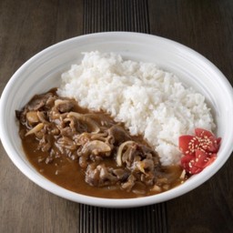 (892) ข้าวแกงกระหรี่เนื้อ Beef Curry Rice