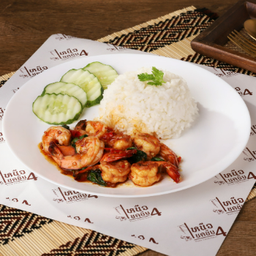 ข้าวกระเพรากุ้ง - Rice topped with stir-fried shrimp and basil