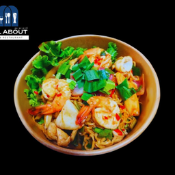 มาม่าผัดต้มยำแซ่บ