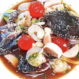 ยำปูม้า1+กุ้ง5+ หมูยอ1+ไข่แดงเค็ม3