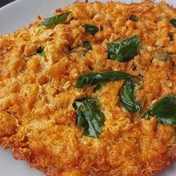 ไข่เจียวพริกแกงหมูสับโหระพา(ราดข้าว)